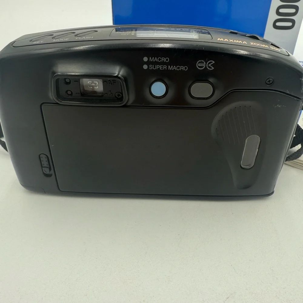 Samsung Maxima Zoom 900 Black Built In Flash 38-90mm Point & Shoot Film Camera